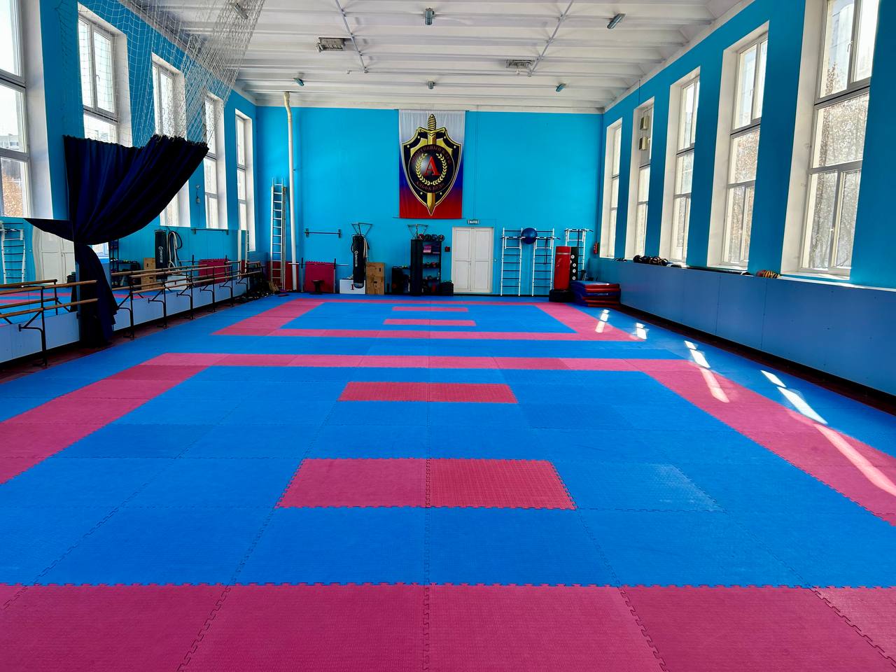 Зал Альфа-Будо — общий вид